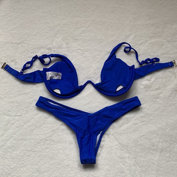 Bikini set - Picture 2 of 2